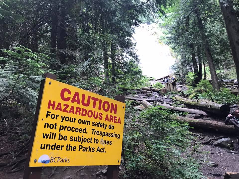 Warning sign at Bridal Falls
